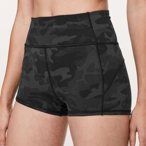 Lululemon Shorts Size 4 Camo